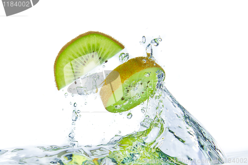 Image of kiwi splashing