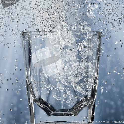 Image of glass with bubbles