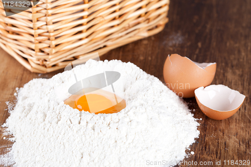 Image of eggs and flour 