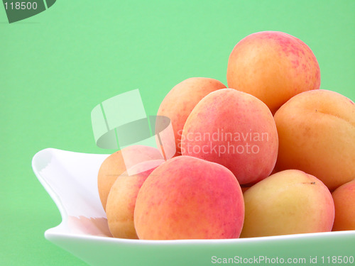 Image of pile of apricots