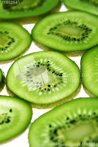 Image of Many slices of kiwi fruit 