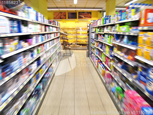 Image of supermarket aisle