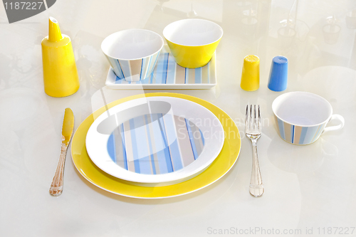 Image of Yellow tableware