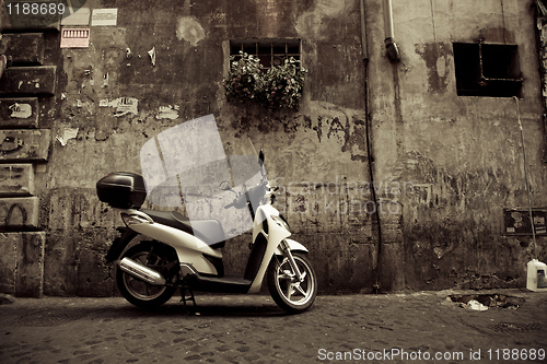 Image of Scooter in Rome