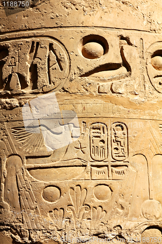 Image of column with ancient egypt hieroglyphics