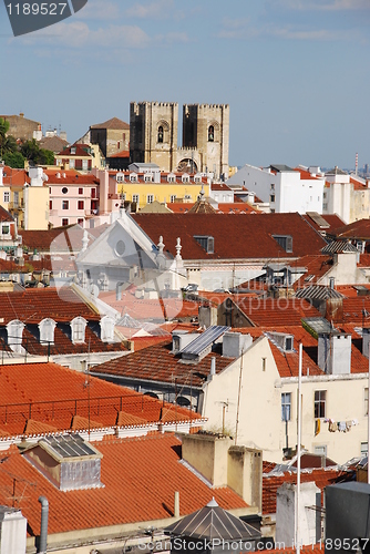 Image of Lisbon cityscape with Sé Cathedral