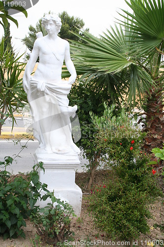 Image of White statue