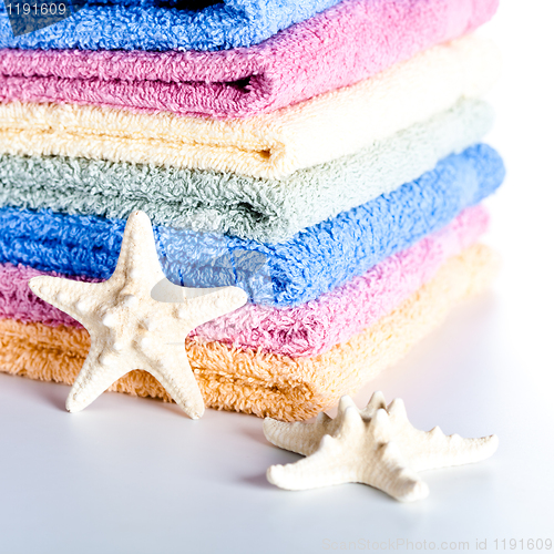 Image of towels and sea stars