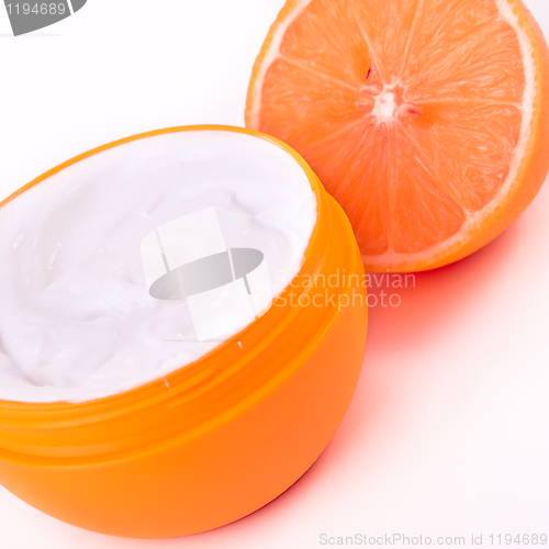 Image of revitalizing cream