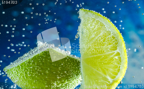 Image of lime in the water