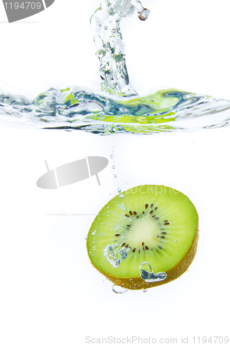 Image of kiwi splashing