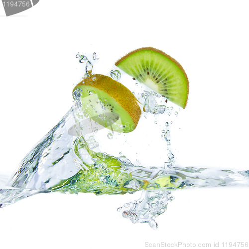 Image of kiwi splashing