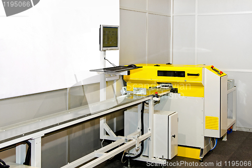 Image of Aluminum machine