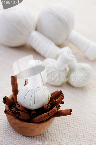 Image of cinnamon massage stamps
