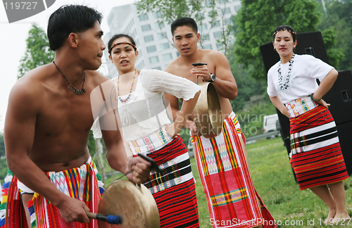 Image of Filipino performers