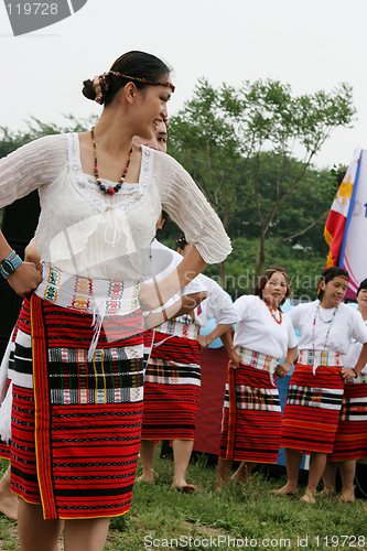 Image of Filipino performers