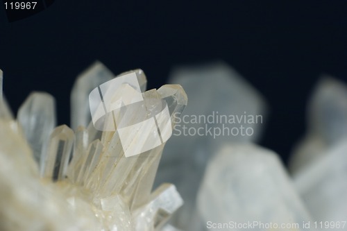 Image of Quartz crystals, 1:1 macro