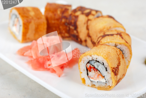 Image of omelette sushi