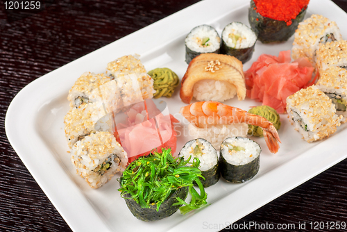 Image of sushi set