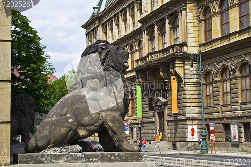 Image of historic building stone lion