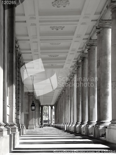 Image of Columns black and white