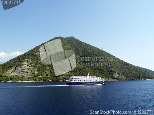 Image of Ship sailing in bay