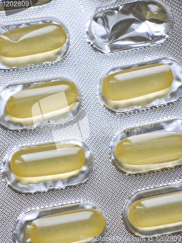 Image of yellow pills