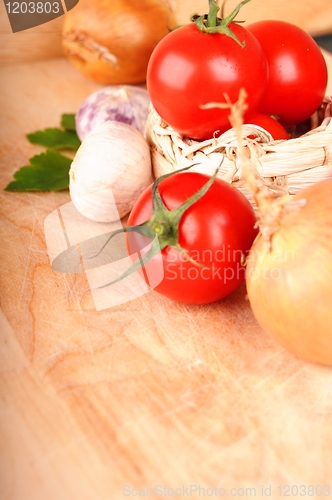 Image of tamatoes and garlic