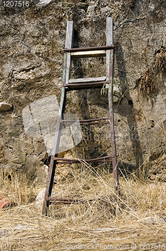 Image of broken ladder