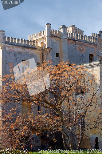 Image of abandoned mansion