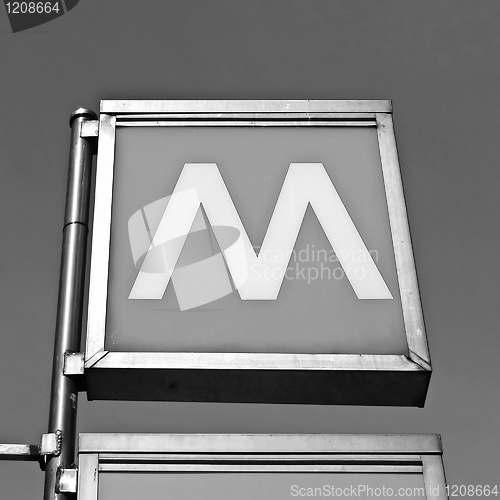 Image of Metro sign