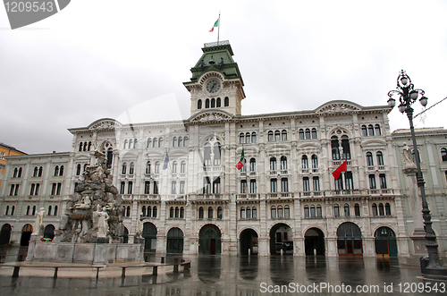 Image of town square Piazza Unita in Trieste, Italia