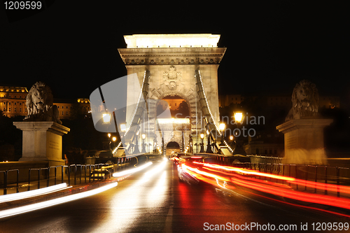 Image of chain bridge in Budapest, Hungary