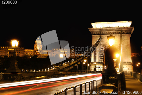 Image of chain bridge in Budapest, Hungary