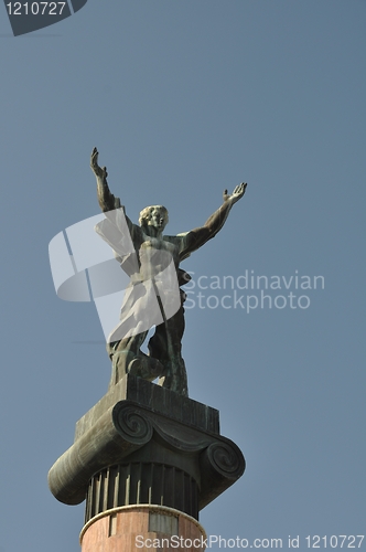 Image of Victory statue in Puerto Banus