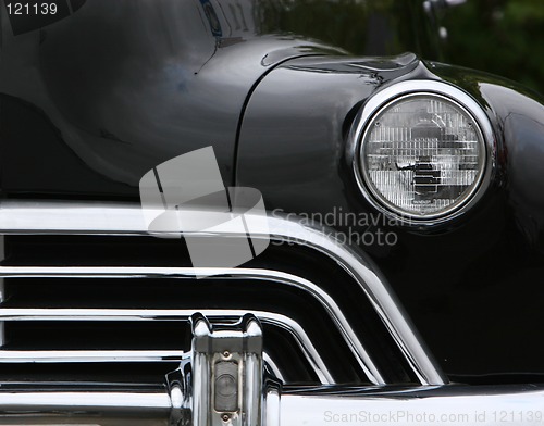 Image of grill and headlights