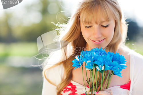 Image of Beautiful Caucasian woman outdoor