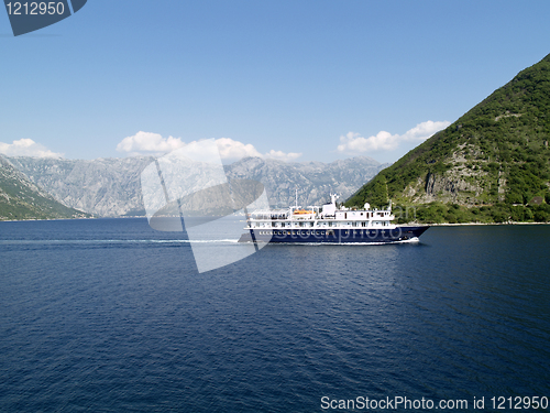 Image of Ship sailing in bay