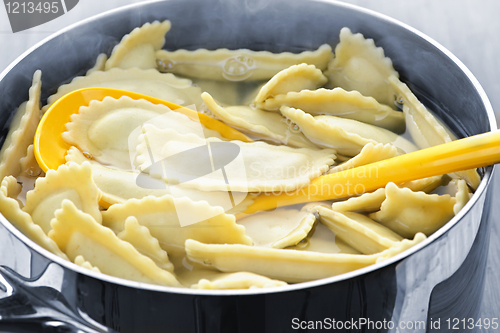 Image of Cooking ravioli