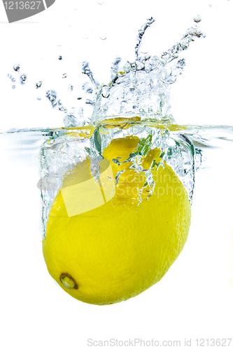 Image of lemon in water