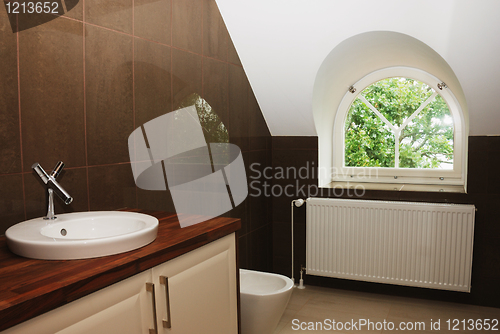 Image of modern bathroom with window