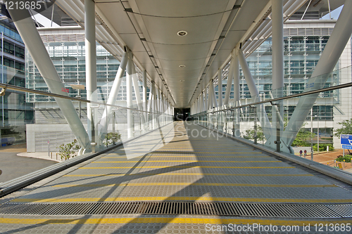 Image of footbridge 
