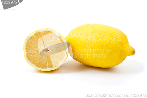 Image of Lemon. Whole and half