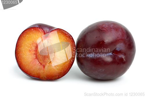 Image of Whole and half pears