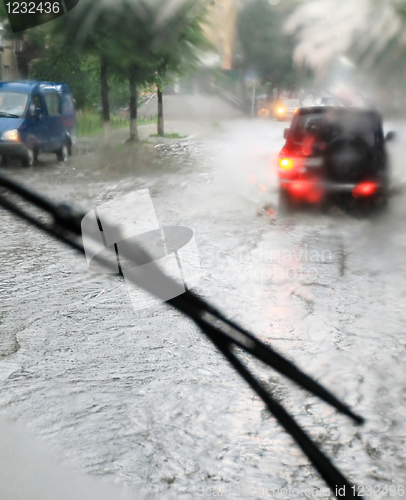 Image of Driving in the rain