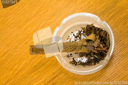 Image of Cigar in an ashtray