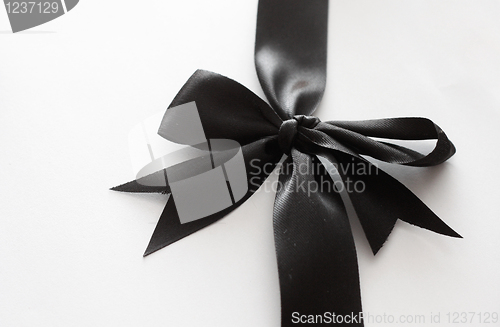 Image of Black bow