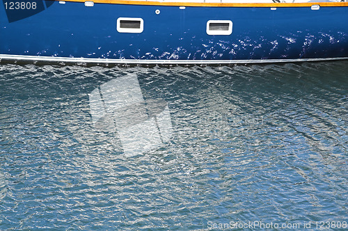 Image of boat reflexion