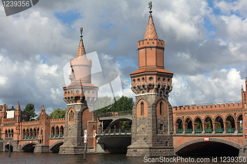 Image of Towers of the Upper tree bridge