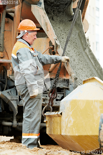 Image of concrete pouring work